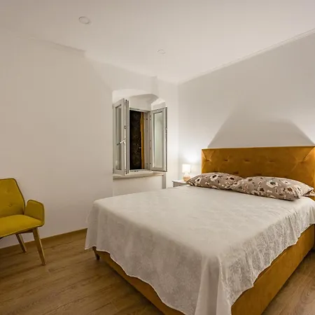 Old Tower Center 2 Daire