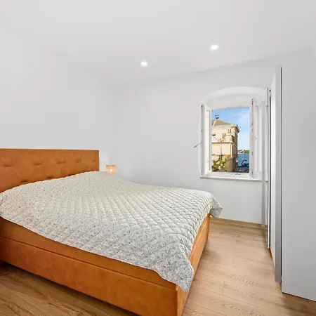 Old Tower Center 2 Pula