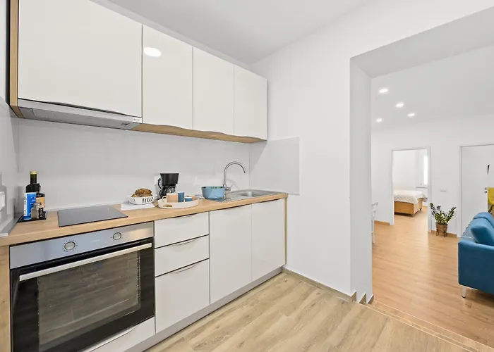 Old Tower Center 2 דירה *