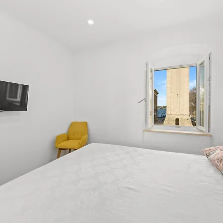 Apartment Old Tower Center 2 *